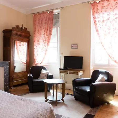 Vanille Bourbon Bed & Breakfast 3*