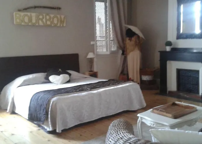 Vanille Bourbon Oda ve Kahvaltı 3*