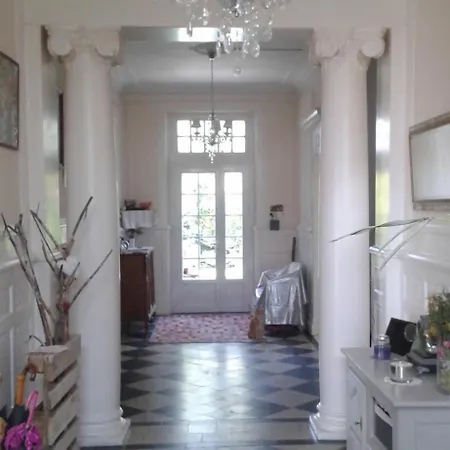 Vanille Bourbon 3* מונטובן